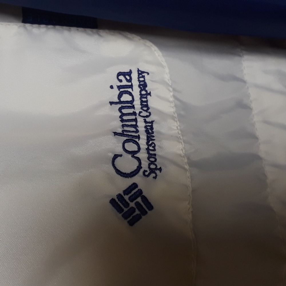 Columbia rain jacket - Picture 2 of 9